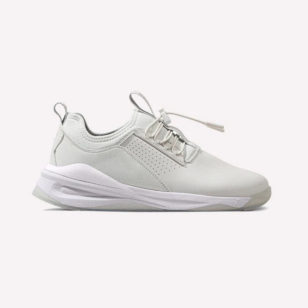 Clove Classic Brilliant White Nursing Sneakers